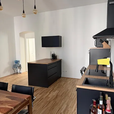 Cosy Designer Room With Art Vibe In Shared Flat
