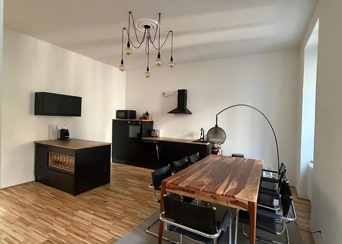 Cosy Designer With Art Vibe In Shared Flat *